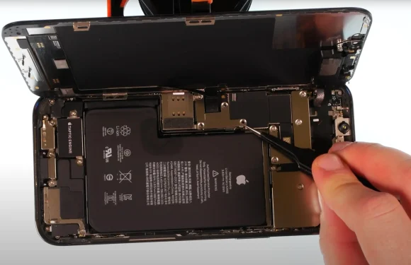 Профессиональная замена аккумулятора iPhone 12 Mini: Верните своему устройству вторую жизнь!