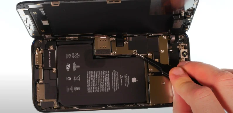Профессиональная замена аккумулятора iPhone 12 Mini: Верните своему устройству вторую жизнь!